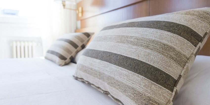 Visitors can find a range of accommodation options near the temple and surrounding regions.