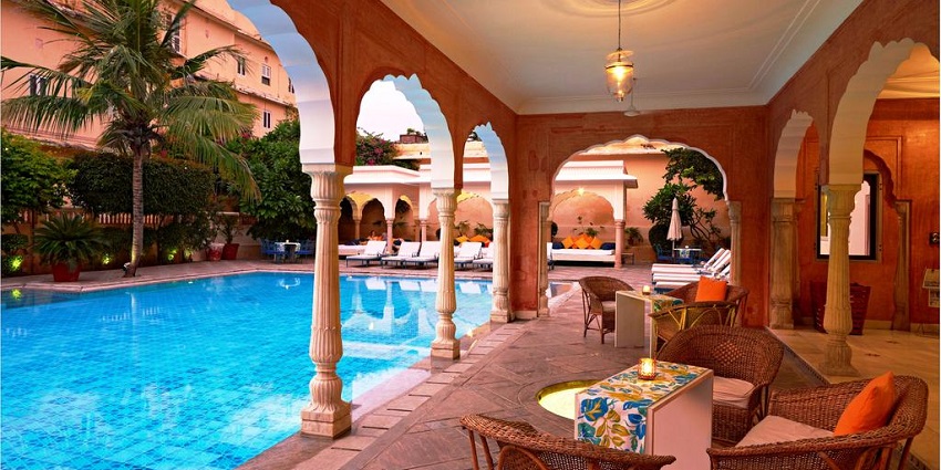 Discover Jaipur's diverse accommodations, from luxury heritage hotels to cosy guest houses.
