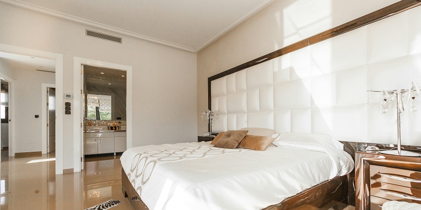 From opulent hotels to palaces, there are many accommodation options in Rajasthan.