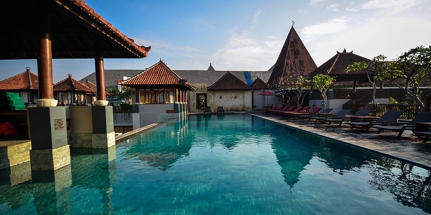 Relaxing resort view near Dhawa Doli Wildlife Sanctuary, perfect for nature lovers.