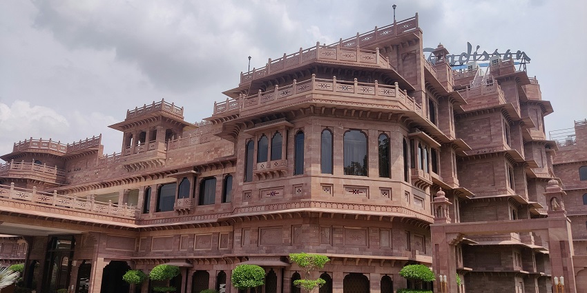 A small cannon displayed in the Mehrangarh Fort Museum, highlighting historical weaponry.