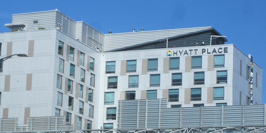 A huge hotel building that is ideal for staying when visiting Gurgaon.