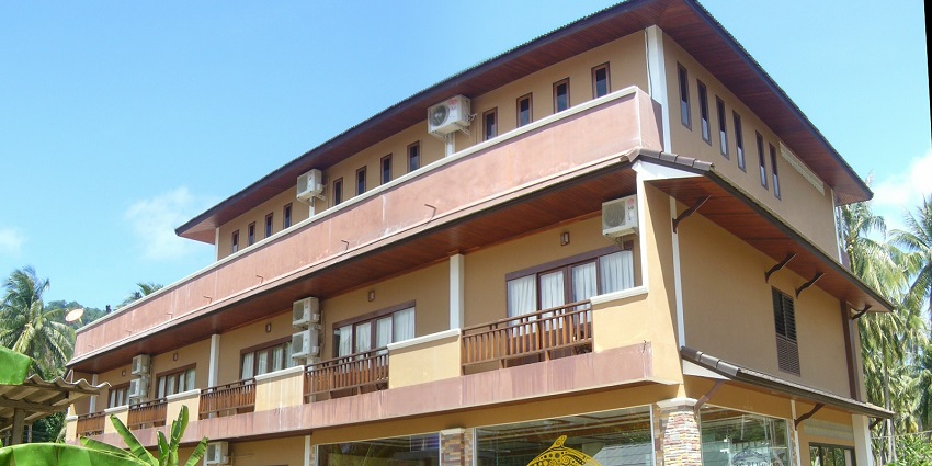 Stay in comfortable hotels during your stay in this park.
