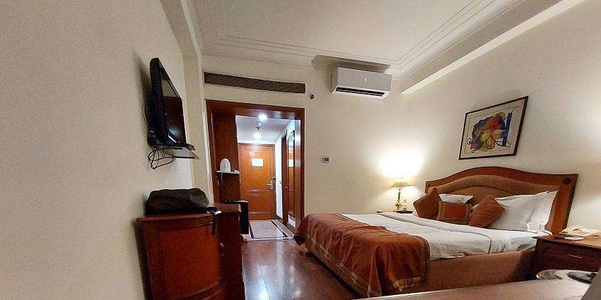Inside a hotel room at one of the accommodations near the Kunjpura fort