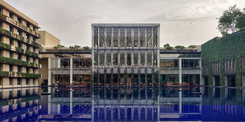 Beautiful snapshot of the luxury hotel in the city of Haryana and its vicinity