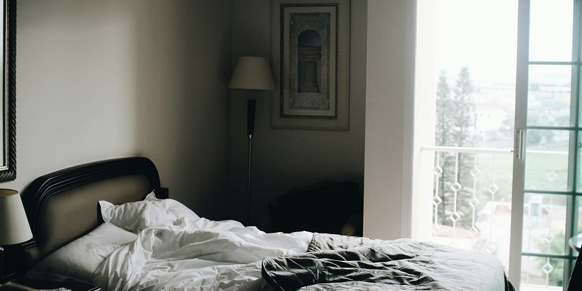 An image of a hotel room, an accommodation to stay while bungee jumping in Singapore.