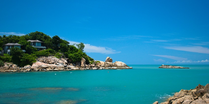 White rock is one of the best places to visit to enjoy Scuba Diving in Koh Samui for all.