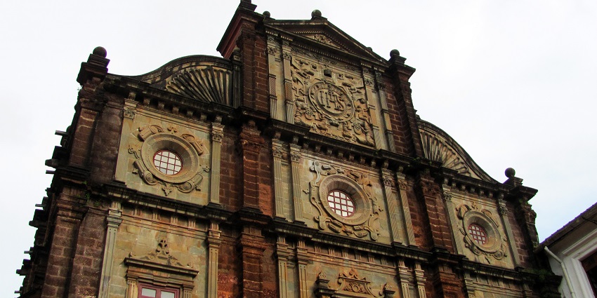 The Basilica of Bom Jesus is one of the oldest in Goa and in the country as well.
