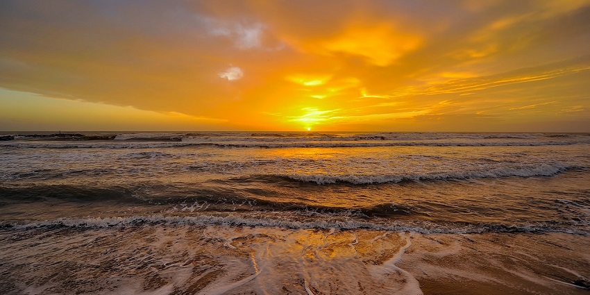 Witnessing beautiful sunrise and sunset at beaches is one of the most amazing experiences.