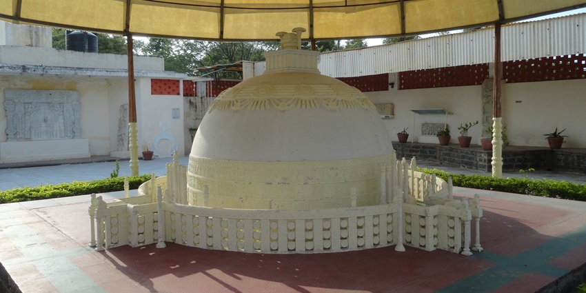 Visiting the Amaravati Stupa is one of the best things to do in andhra pradesh.