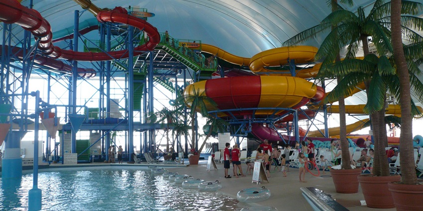 Wonderland Park is one of the popular water parks in Raipur with a large wave pool