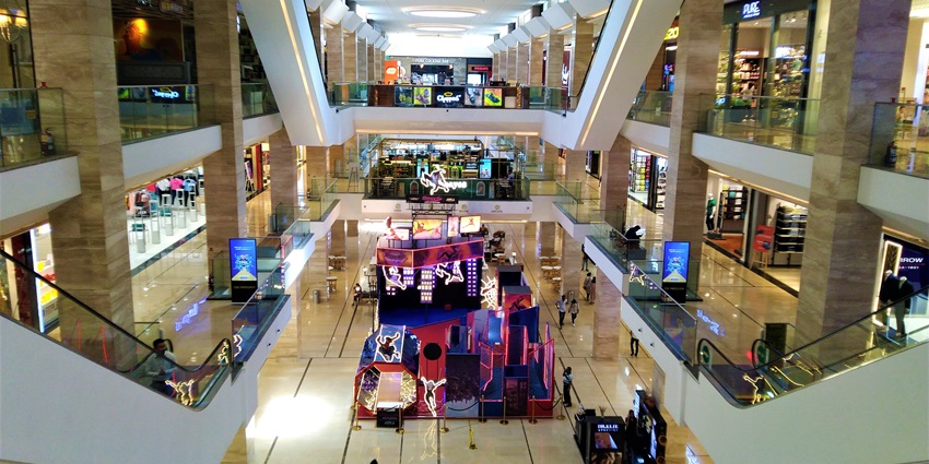 An image of Vibrant Mall in Hinjewadi with shopping, dining, and entertainment.