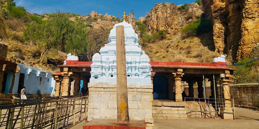 Yaganti Temple is dedicated to Lord Shiva and his trustworthy Nandi whose statue is believed to grow in size every year.