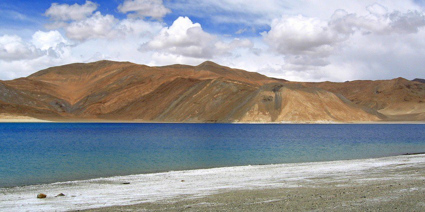 Scenic view of Yarab Tso Lake which is one of the best places to visit in Nubra