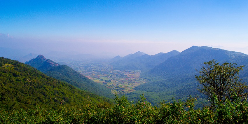 Yercaud is famous for its lush landscapes, soothing climate and beautiful surroundings.