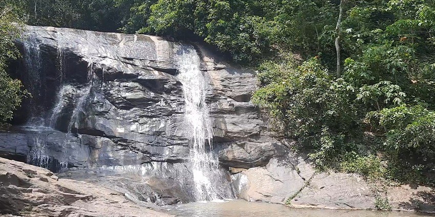 Scenic snapshot of the beautiful Yerravaram Waterfalls which is beat palace to visit