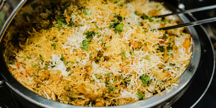 ZK Fry Centre is known for serving the best non veg street food in Ahmedabad.