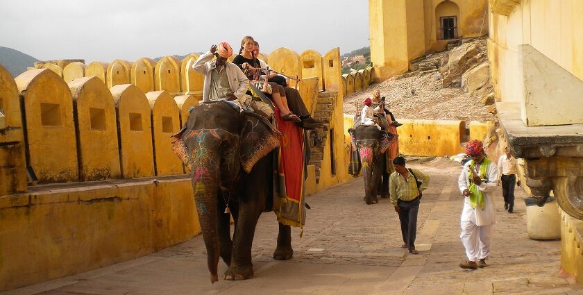 Head to Amber Fort to enjoy an elephant ride here to soak in the historical atmosphere