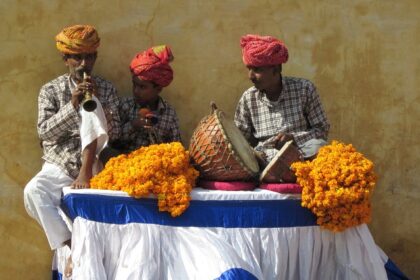 Image Of the artist playing their traditional instruments during the Jaipur music Festival