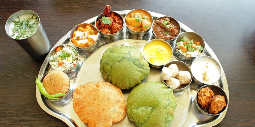 Delve into the flavourful delights served at the restaurants and eateries near the temple