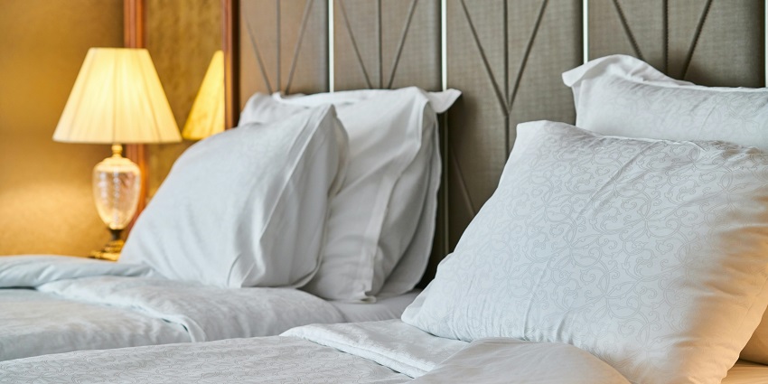 There are many luxurious hotels available near the destination.
