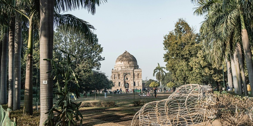 Panoramic view of the beautiful garden under the clear and clean sky of the Delhi city