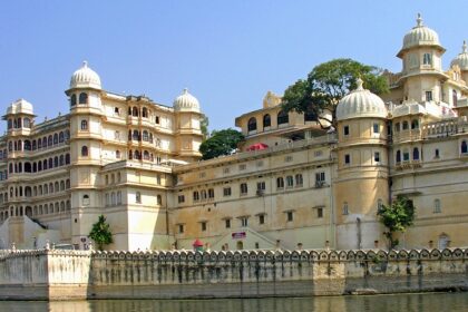 This image shows the most iconic and important palace of Rajasthan– Place to visit in Rajasthan in March.