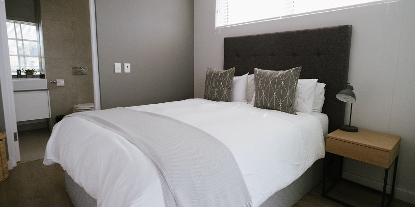 There are a bevy of luxury and budget accommodation options near the attraction.