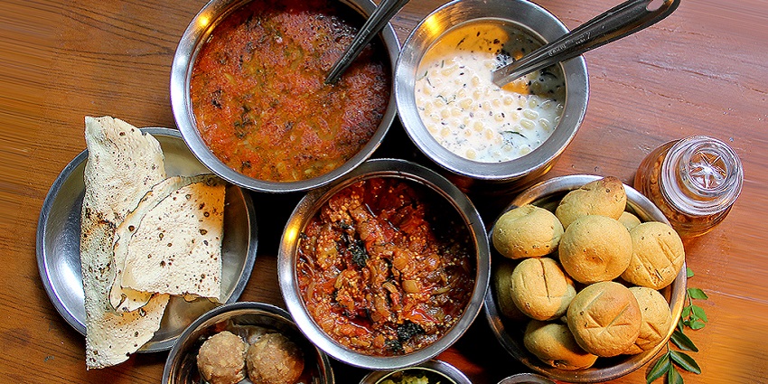 Traditional thali of Madhya Pradesh, offered at the restaurants and eateries nearby
