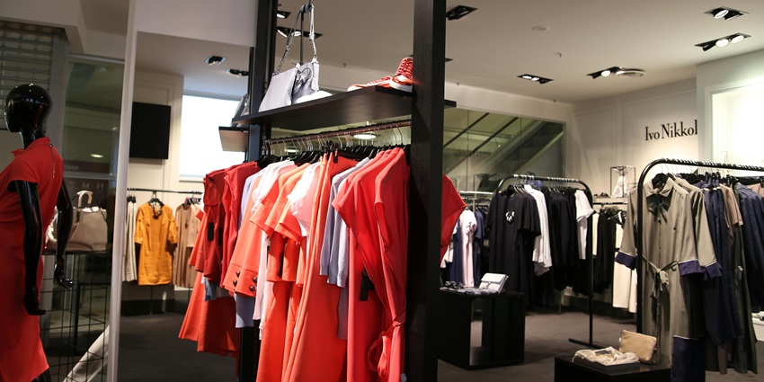100 Feet Road is a vibrant place for shoppers, offering diverse boutiques and cafes.