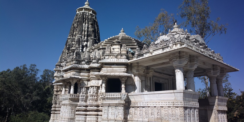 Shri Muni Suvratanth Digamber Jain Mandir, one of the Jain temples in Pune.
