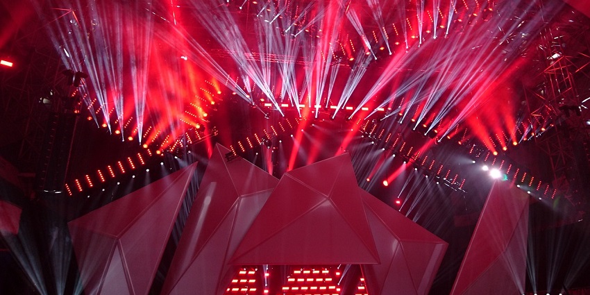 Vibrant lasershow at 360, one of the most energetic party places in Jaipur