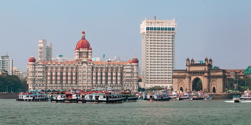 Gateway of India, a historical monument near Jehangir Art Gallery.