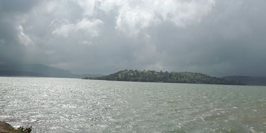 The Arthur Lake Dam is one of the most beautiful locations in Bhandardara.