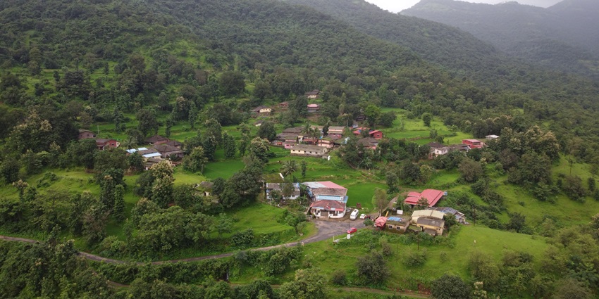 Aamachi Kudal: Cultural hub with markets, festivals, and cuisine.