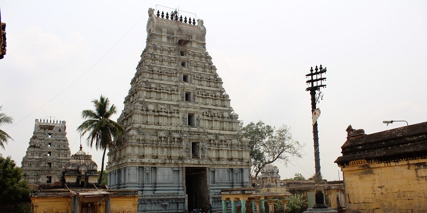 Abirameswarar Temple, Thiruvamathur is one of the well-known temples in Tamil Nadu.