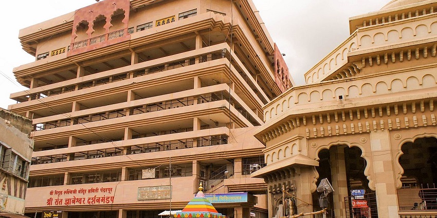 An image of the sacred Pandharpur Temple located in the state of Maharashtra, India.