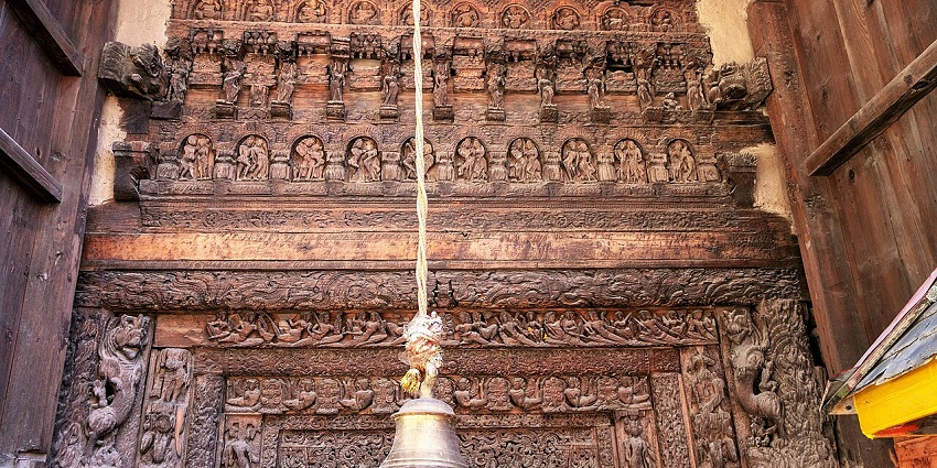 Close up view of the carvings on the walls of Mumbadevi temple