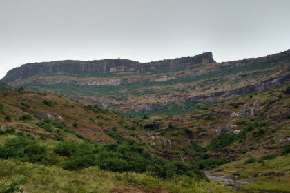 Achala Fort is surrounded by majestic mountains and beautiful terrain.