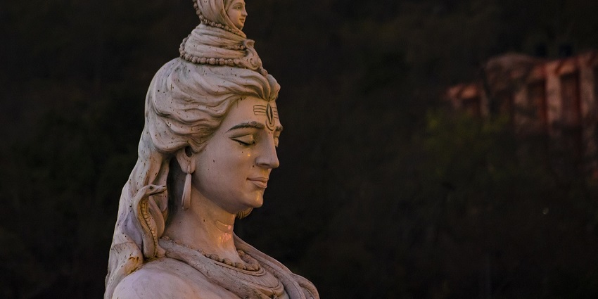 Ada Velleeswarar Temple is an ancient Shiva temple.