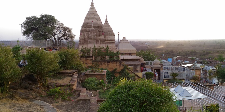 A side view of the Shikhar of Adasa Temple near Nagpur, ideal place near Nagpur for weekend for pilgrims