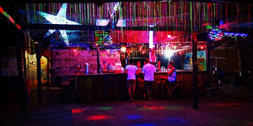 Trendy lounge offering innovative cocktails and casual dining options.