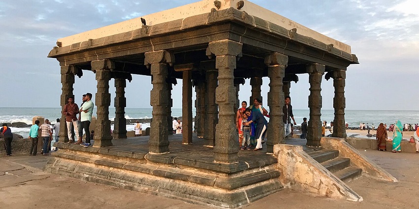 Tourist places in Sringeri feature Adi Shankara Temple, the spiritual site with history.