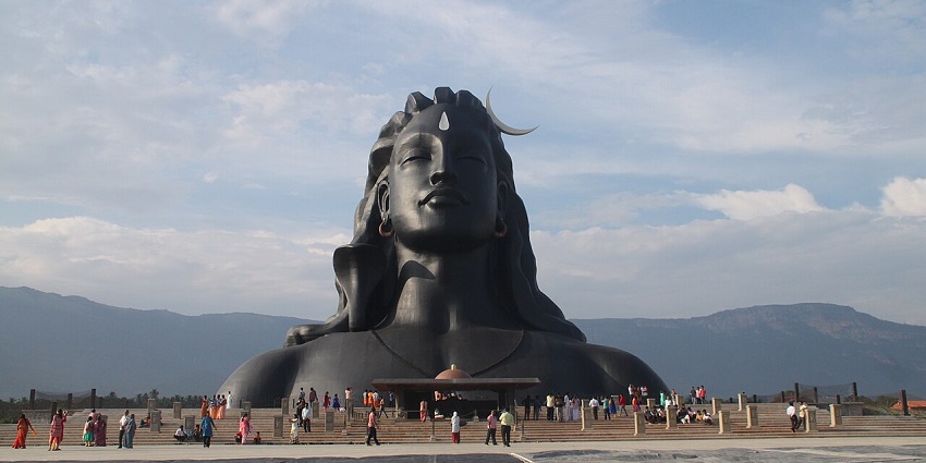 Image of the Adiyogi Shiva Bust statue made up of steel located at the Isha Yoga Center.