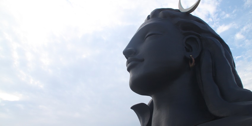 A picture of a majestic Lord Shiva Statue, which is one of the best places to visit in Chikkaballapur