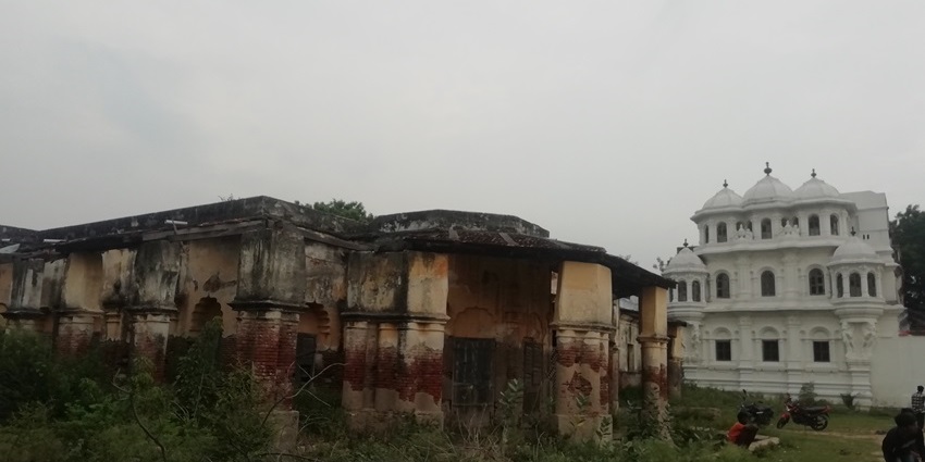 A view of the majestic Ettaiyapuram Palace, now turned into ruins nestled in Tamil Nadu.