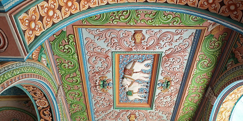 A picture of Thanjavur paintings, visiting this is a must-do among things in Thanjavur.