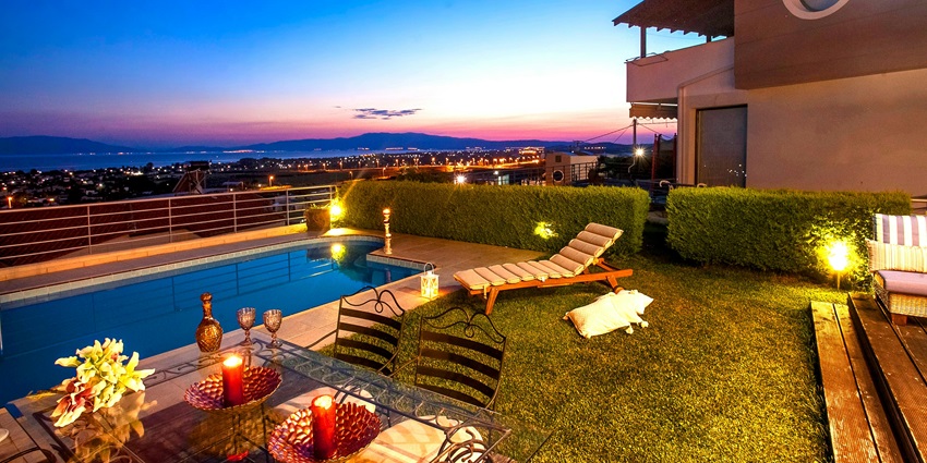 Rooftop lounge Aer offers stunning views and cocktails for a great pool party in Mumbai