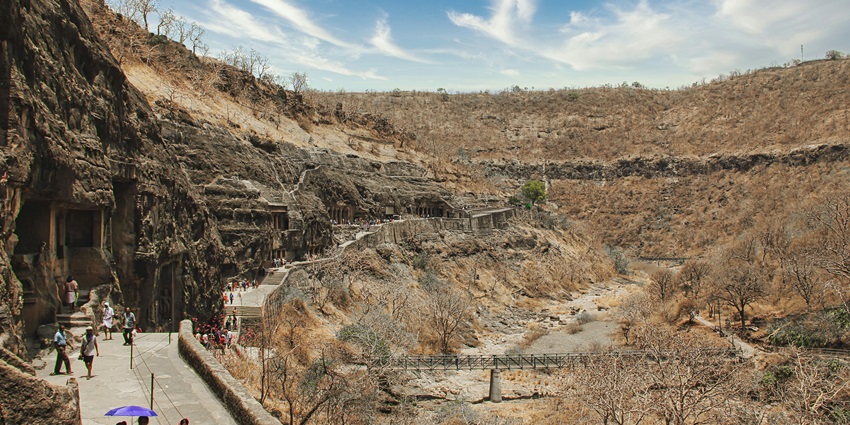 Agashiv Caves is one of the places to visit in Karad tourist places for history lovers.