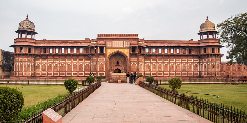 Agra Fort being an attraction for road trips from Delhi to Agra.